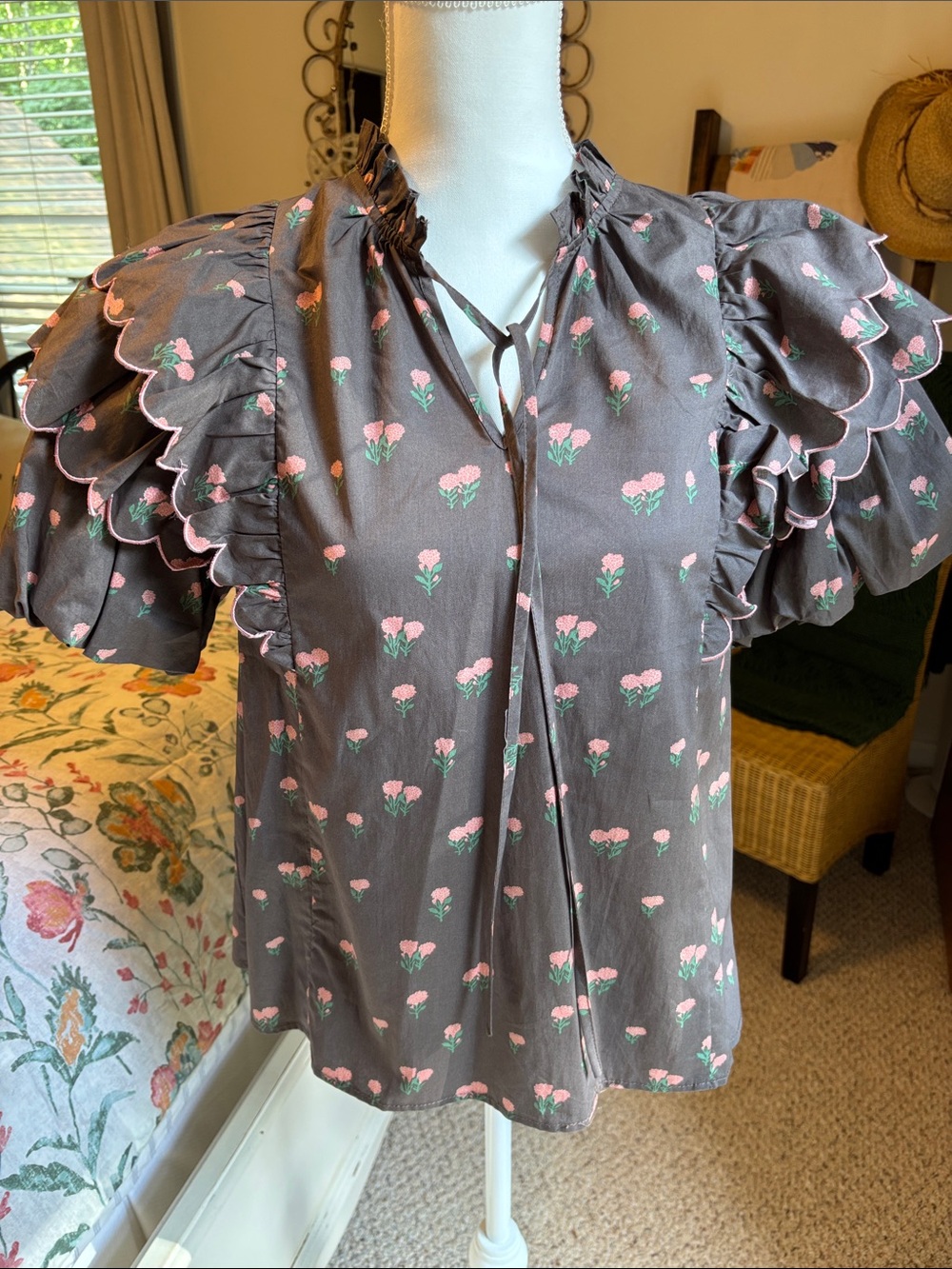DAVI & DANI Brown Floral Ruffle Sleeve Tie-Neck Top